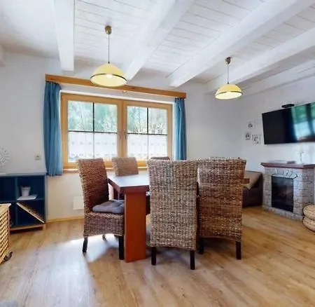 Pri Jazere Apartment Lestiny